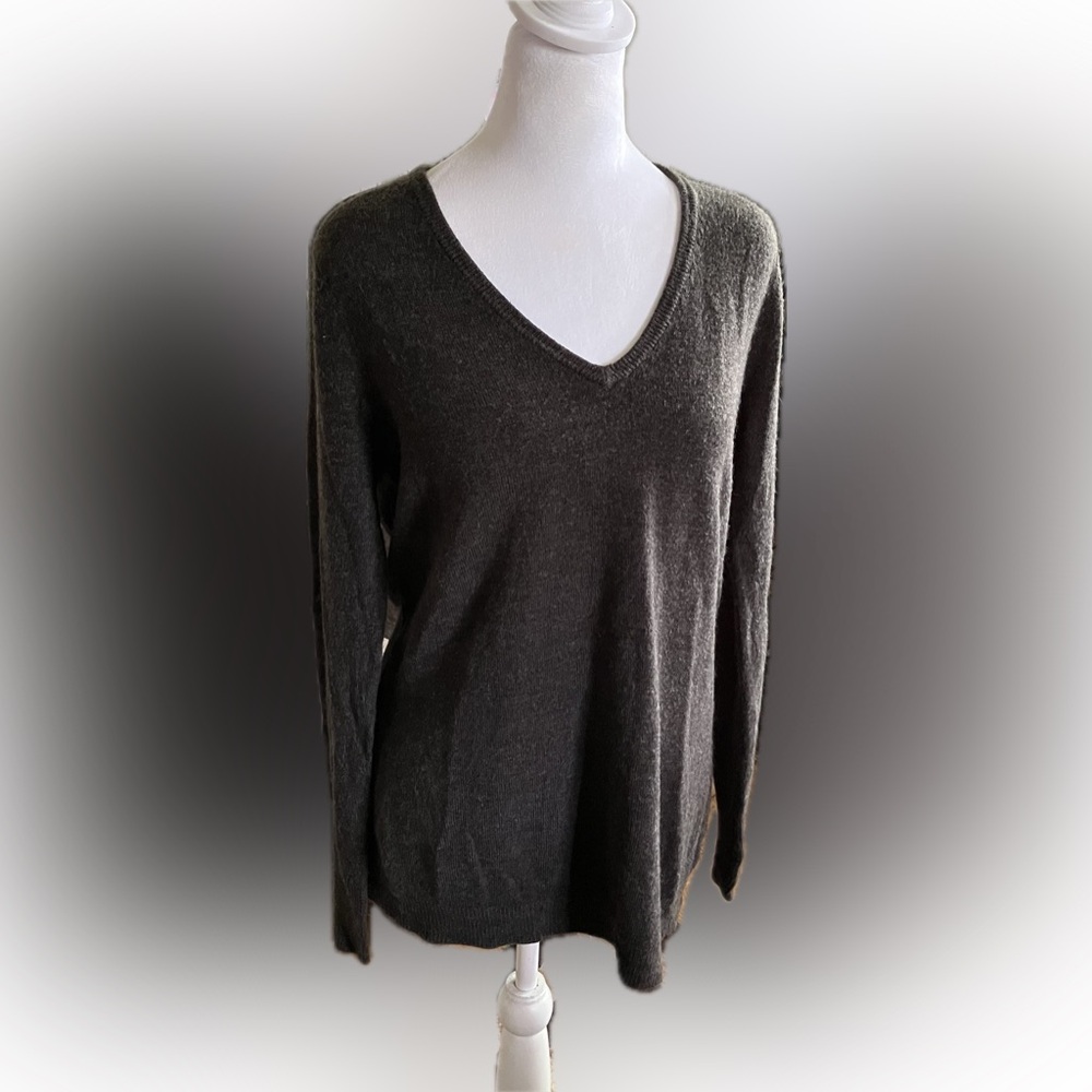 New York & Company 100% Acylic Long Sleeve Blouse Women’s Size Medium